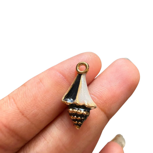 Stainless Steel | Gold Plated Seashell Pendant