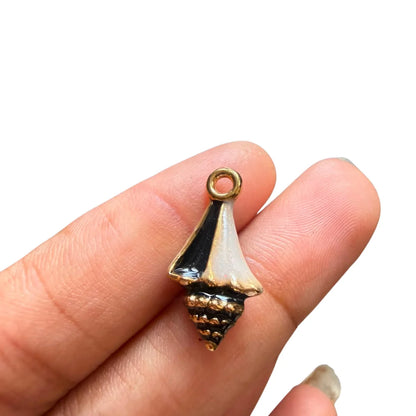 Stainless Steel | Gold Plated Seashell Pendant