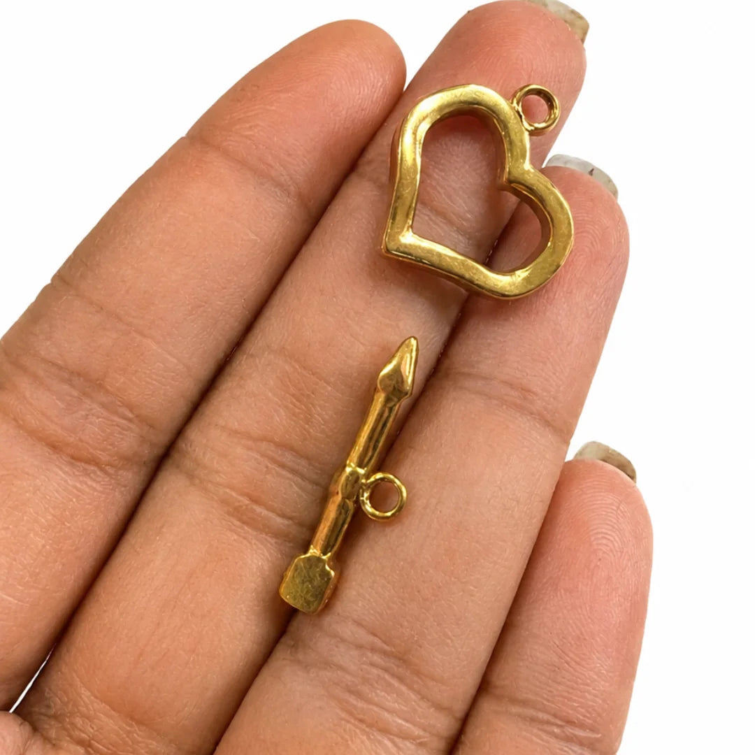 18K PVD Plated Stainless Steel | Heart Shaped Toggle Clasp Charm | 2x2 cm