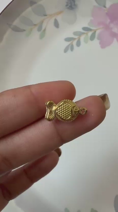 18K PVD Plated Stainless Steel | Shiny Fish Charm