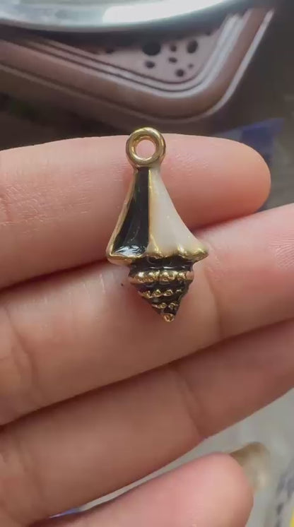 Stainless Steel | Gold Plated Seashell Pendant